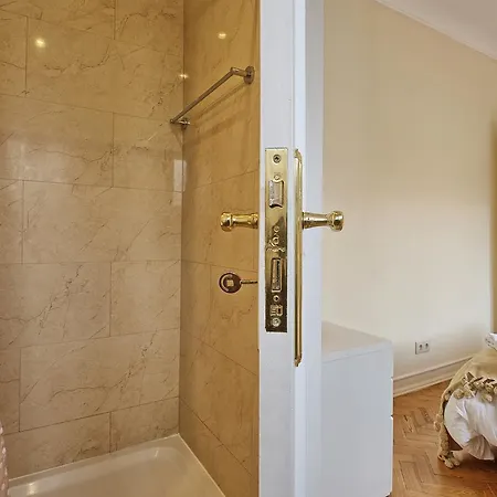 Almirante Floor / Almirante Reis Avenue * Lisboa