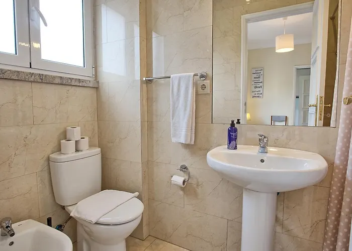 Almirante Floor / Almirante Reis Avenue