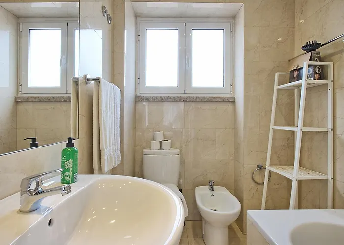 Апартаменти Almirante Floor / Almirante Reis Avenue Лісабон