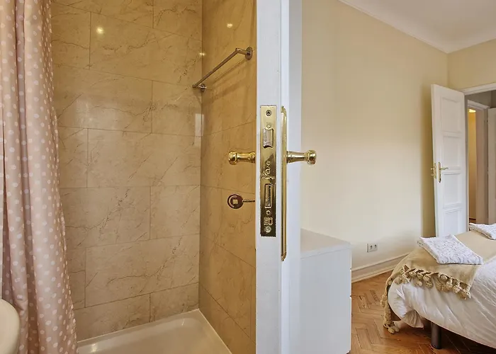 Almirante Floor / Almirante Reis Avenue * Лісабон