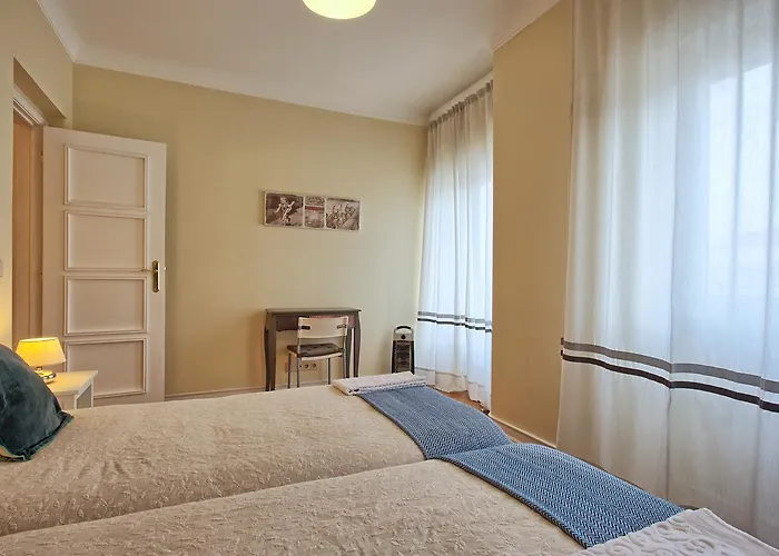 Almirante Floor / Almirante Reis Avenue Апартаменти Лісабон