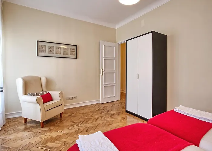 Апартаменти Almirante Floor / Almirante Reis Avenue